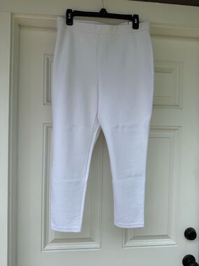 Chico's White Essential Leggings - New with tag